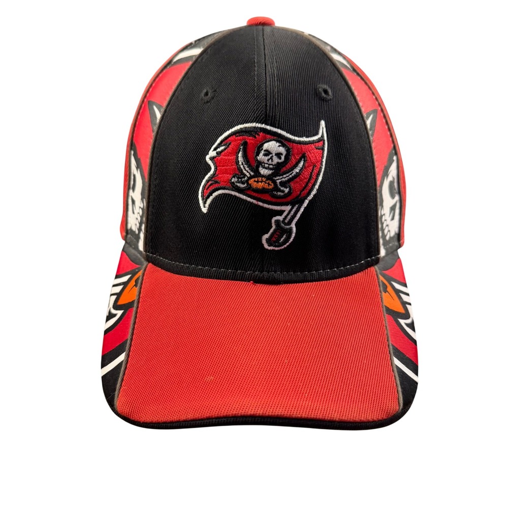 Reebok Tampa Bay Buccaneers NFL Hat Mens L/XL Red Black Stretch Fit Cap